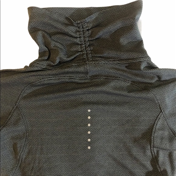 NIKE LONG SLEEVED RUNNING SHIRT - Picture 4 of 6